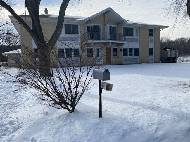 Primary Photo - 10301-10303 W Fisher Parkway