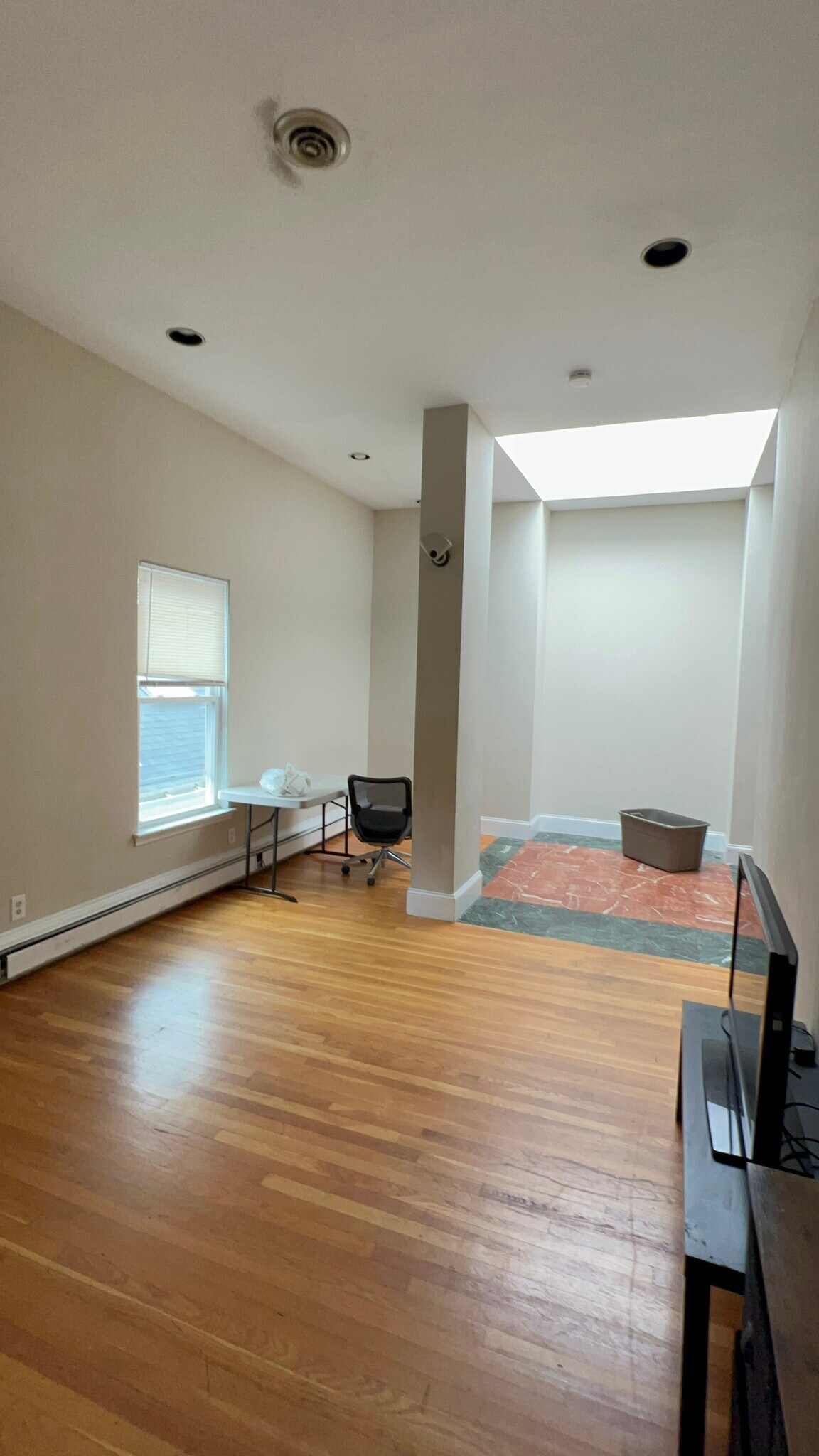 Building Photo - 1000 Memorial Dr