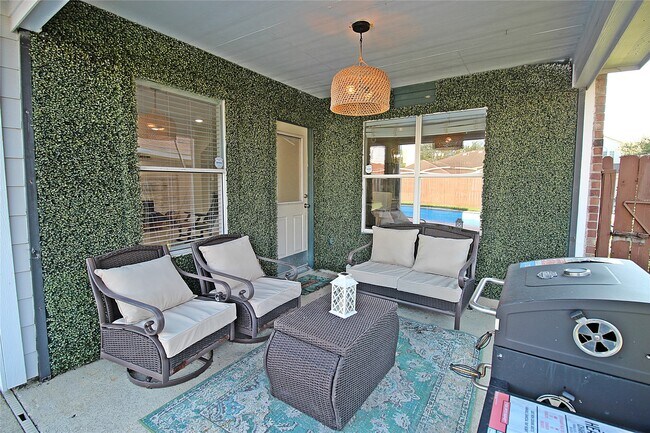 Building Photo - 8314 Silver Fir Ln