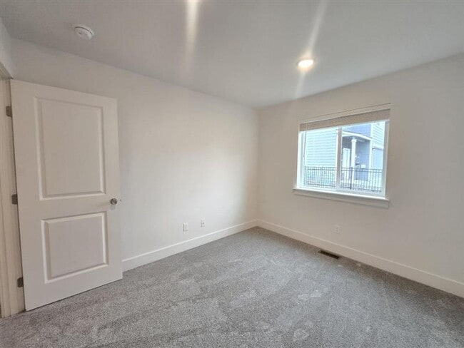 Building Photo - $1000 OFF THE 1ST MONTHS RENT! BE THE 1ST TO MOVE INTO THIS BRAND NEW TOWNHOME!