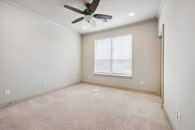 Building Photo - 4004 Feagan St