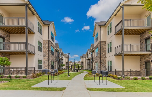 Building Photo - Timbers at Hickory Tree