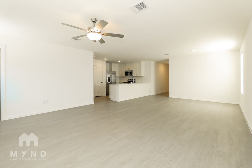 Building Photo - 2752 Ctr Crk Ln