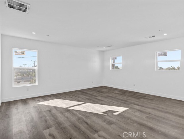 Building Photo - 1231 S Rowan Ave