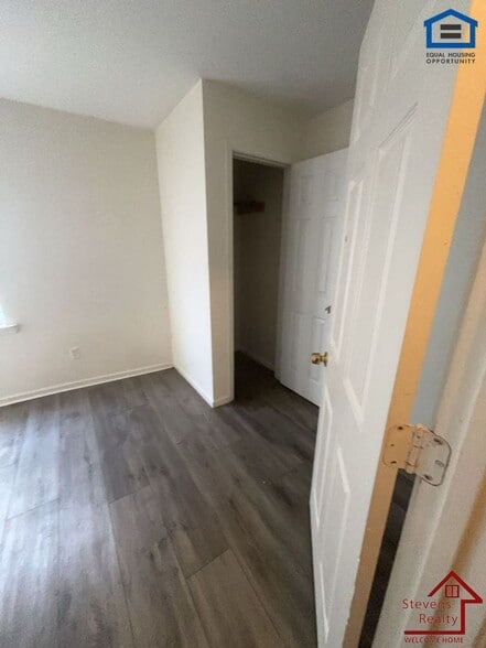 Building Photo - 4324 Grand Ave