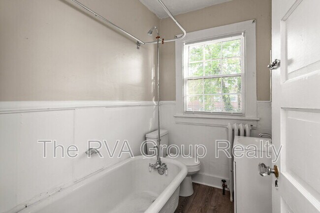 Building Photo - 2611 Grayland Ave