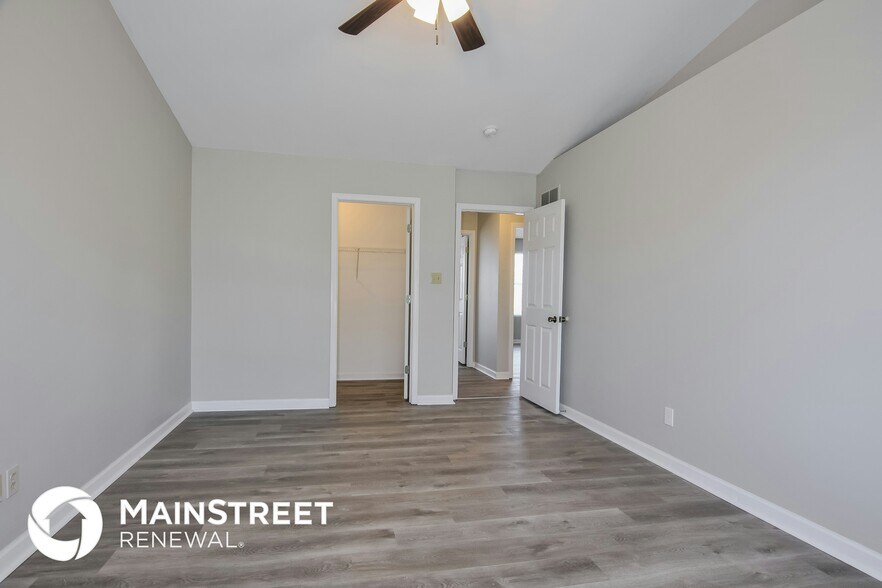 Building Photo - 210 Wenona Dr