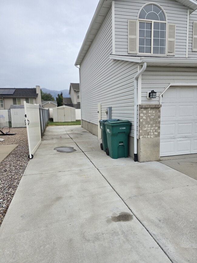 Building Photo - 1134 N 2525 W