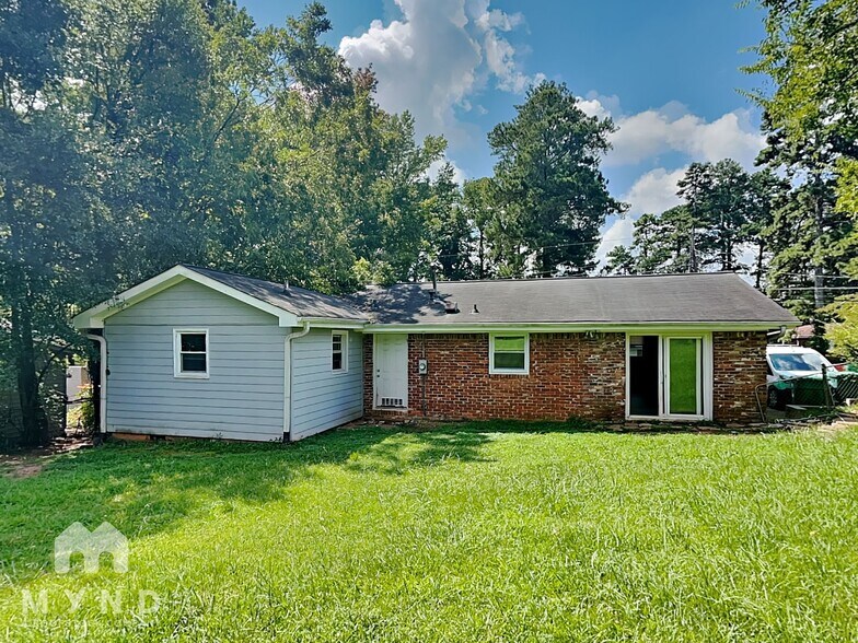 Building Photo - 838 Cone Rd