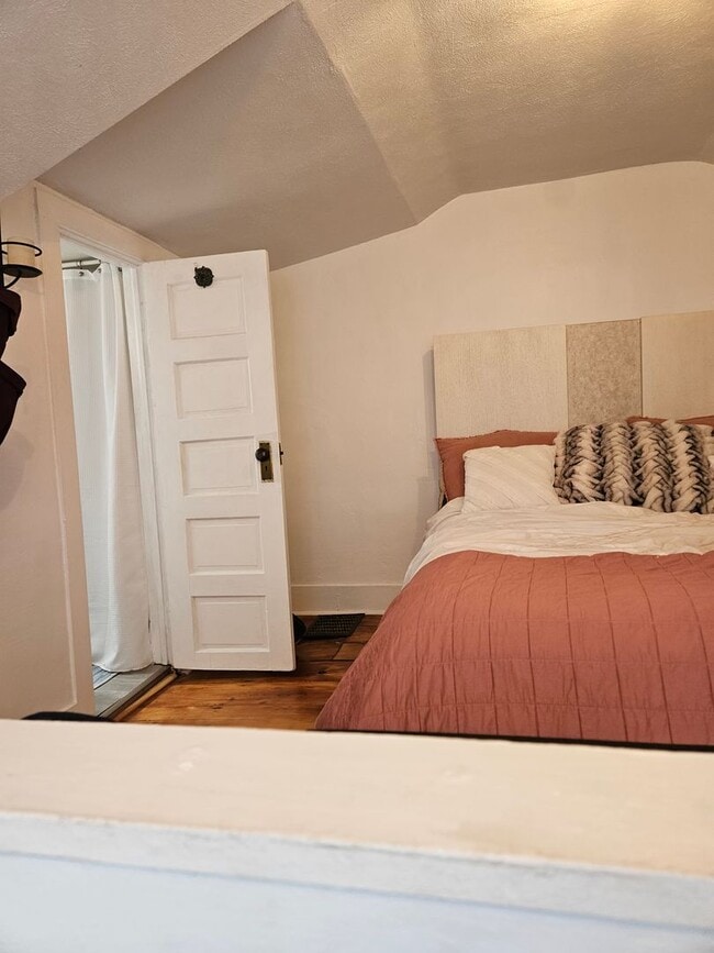 Building Photo - 312 E Genesee St