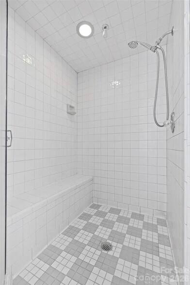 Building Photo - 3010 Eaker Dr