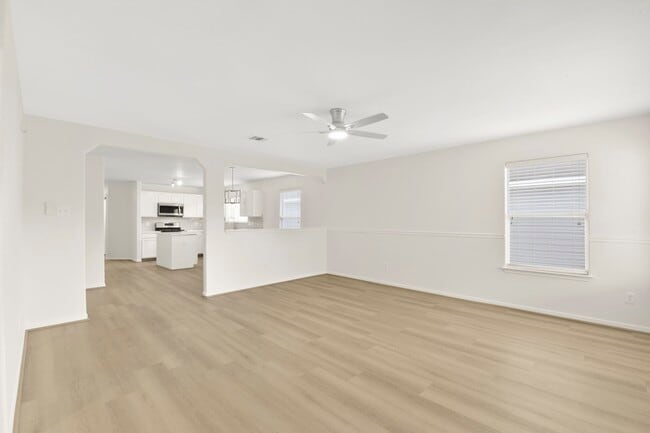 Building Photo - 7919 Buffalo View Ln