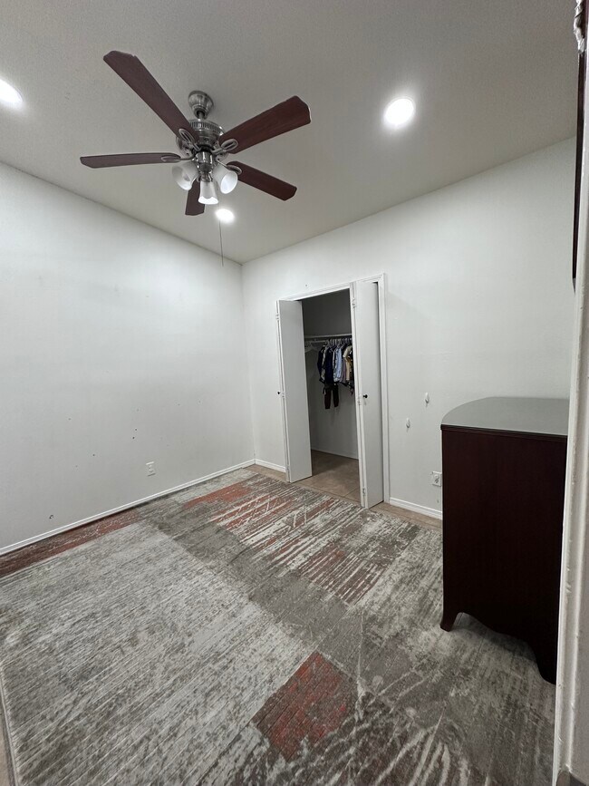 Building Photo - 6916 Elliot Ct