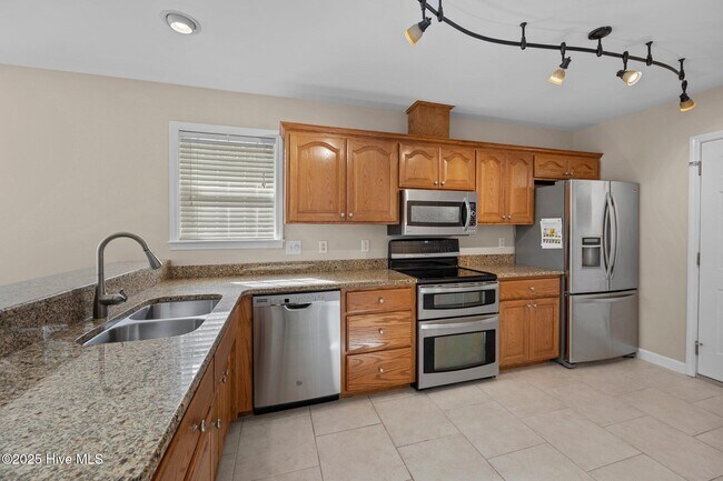 Building Photo - 100 Iverson Ln