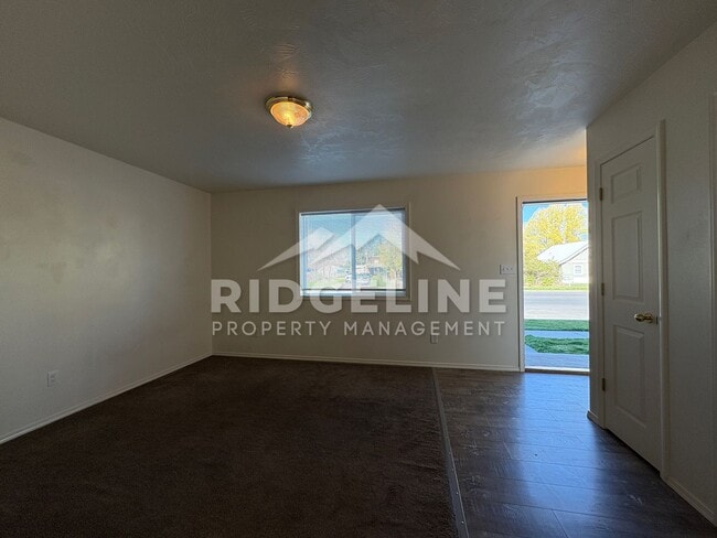 Building Photo - 345 S Byron Ave