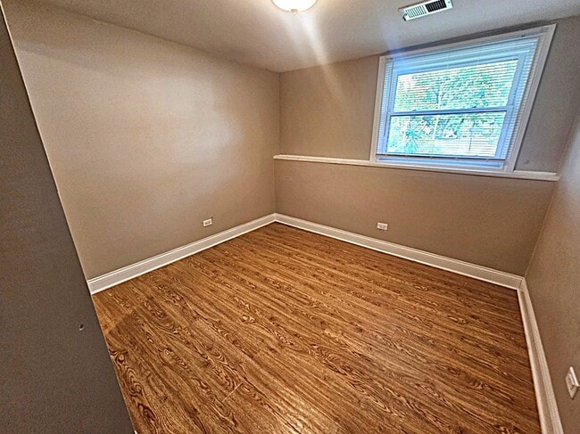 Building Photo - 1038 Cambridge Dr
