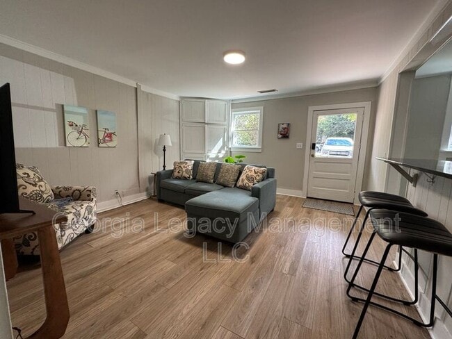 Building Photo - 275 Boulevard Heights