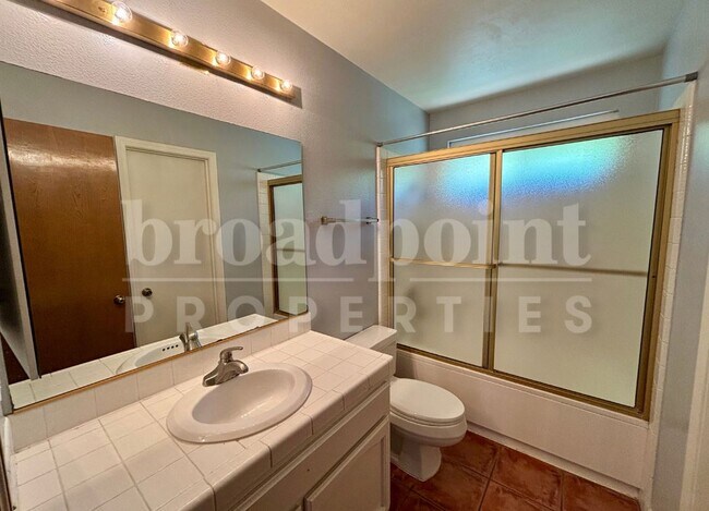 Building Photo - 10326 Oak Ranch Ln