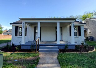 Building Photo - Welcome to our charming 2 bedroom, 1 bathr...