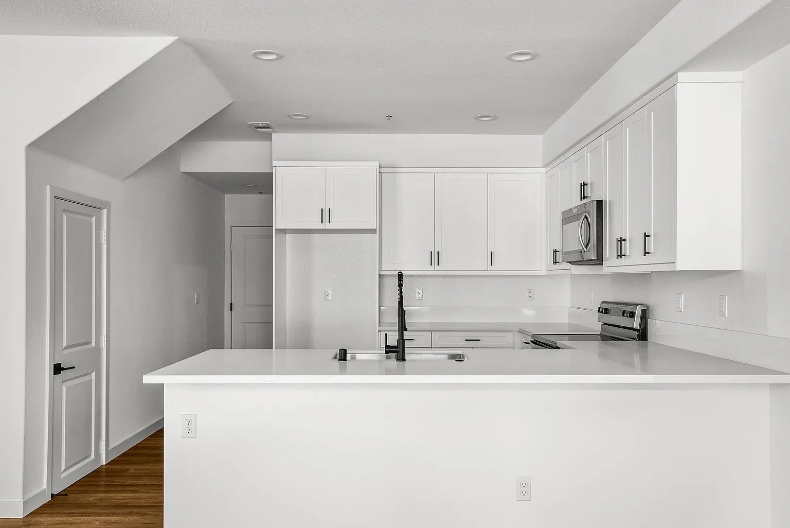 Building Photo - 5834 Norwood Ave