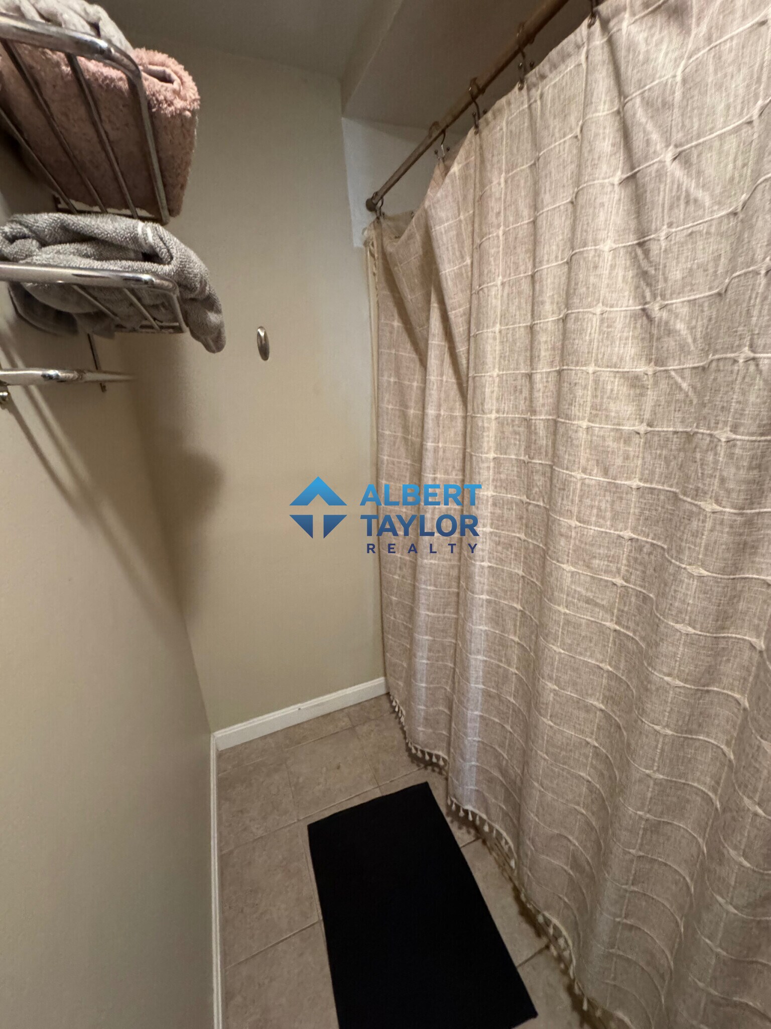 Building Photo - 101 Heath St