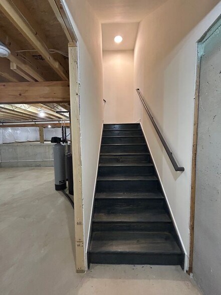 Building Photo - 10925 Antrim Ct