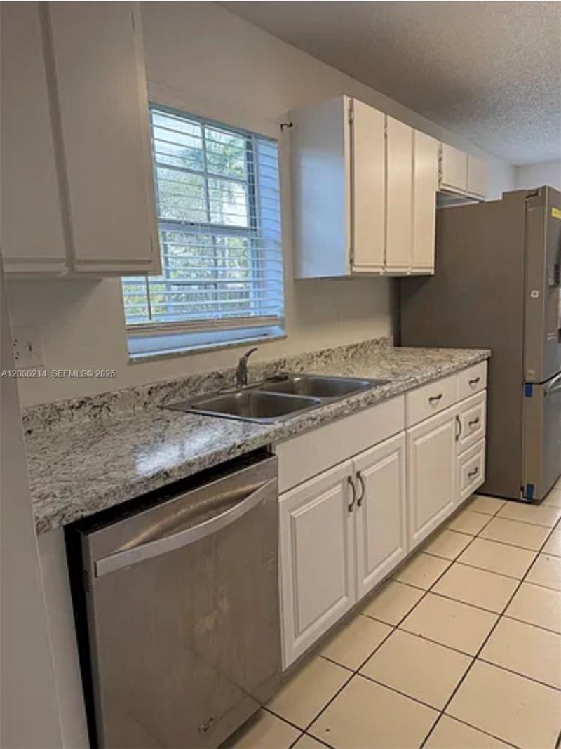 Building Photo - 127 SW 159th Way