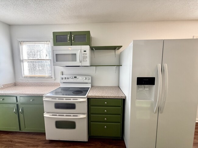 Building Photo - 1405 Webb Ridge Rd