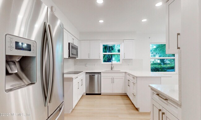 Building Photo - 3812 Buckskin Trail E