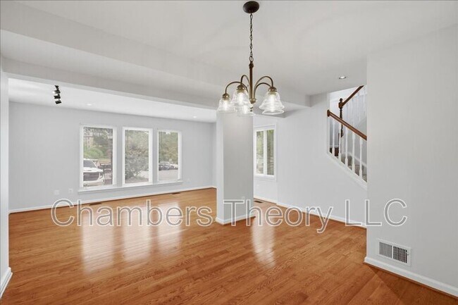 Building Photo - 2988 Borge St