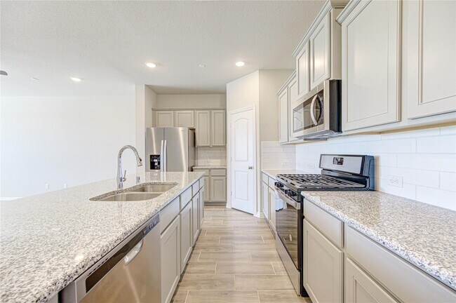 Building Photo - 8006 Scanlan Trce