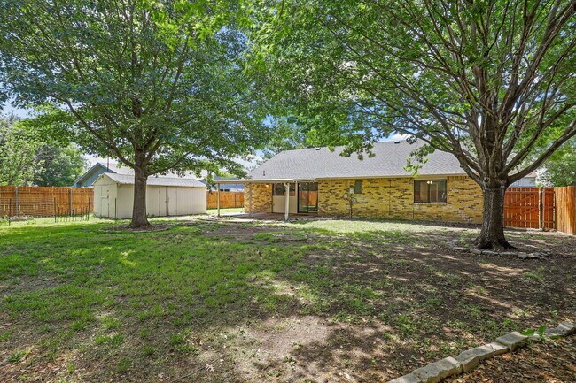 Building Photo - 3905 Windflower Ln