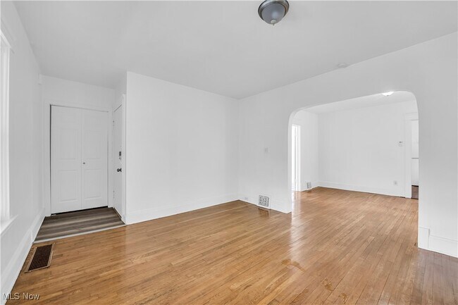 Building Photo - 3345 Desota Ave