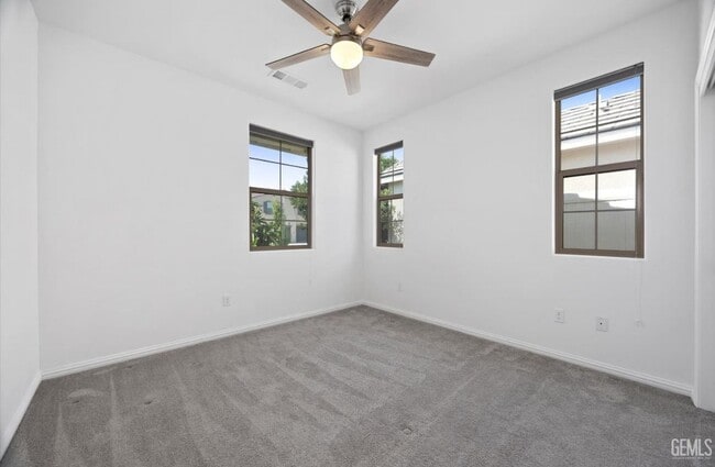 Building Photo - 13600 Pixton Ave