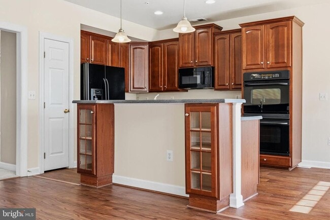 Building Photo - 325 Munahan Cir