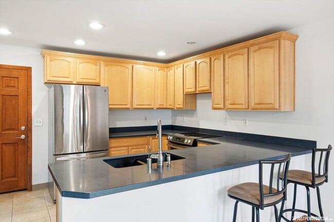 Building Photo - 18625 S Lowrie Loop