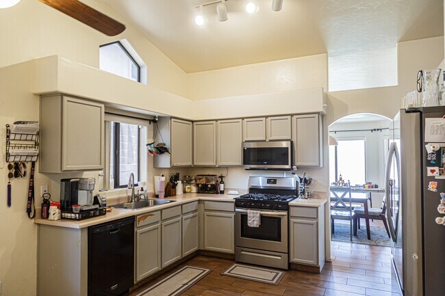 Building Photo - 1835 E Ganymede Dr