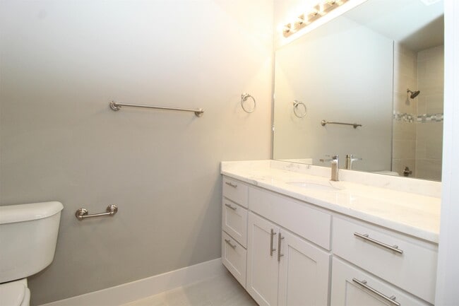 Building Photo - 2055 S Florida Way