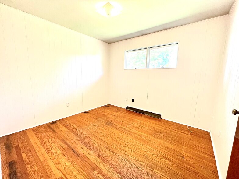 Building Photo - 117 Elmwood Rd
