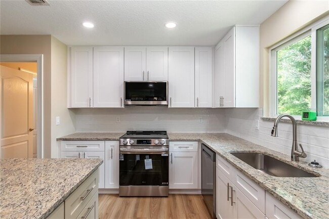 Building Photo - 10886 SW 90th Terrace