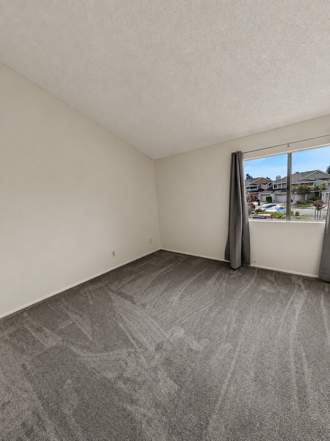 Building Photo - North Pomona Townhome with Private Patio and Community Pool!