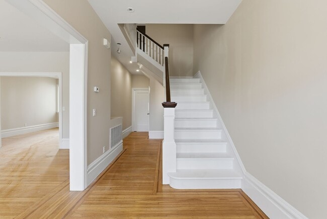 Building Photo - San Francisco Charm with Modern Upgrades