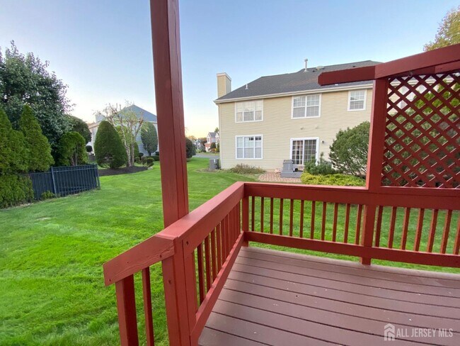 Building Photo - 2 Hampshire Pl