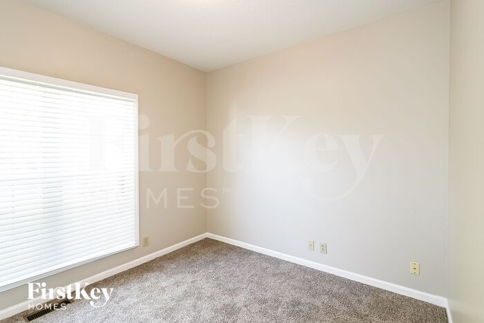 Building Photo - 3720 Heather Dr