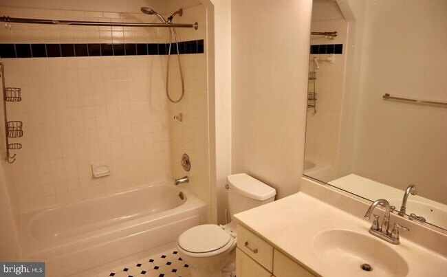 Building Photo - 17105 Thatcher Ct
