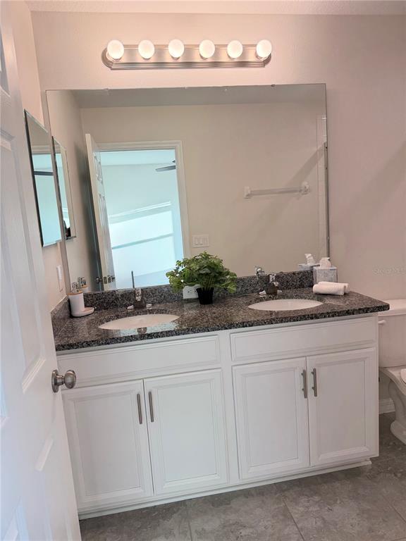 Building Photo - 10560 Salt Grove St