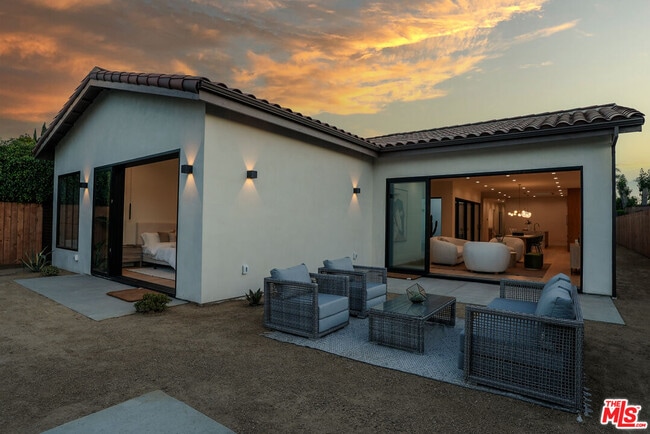 Building Photo - 4936 Coolidge Ave