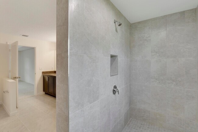 Building Photo - 2361 SW Chateau Terrace