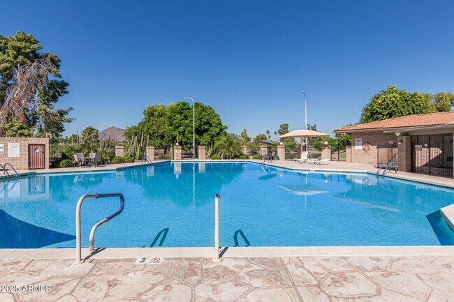 Building Photo - 7714 E Wilshire Dr