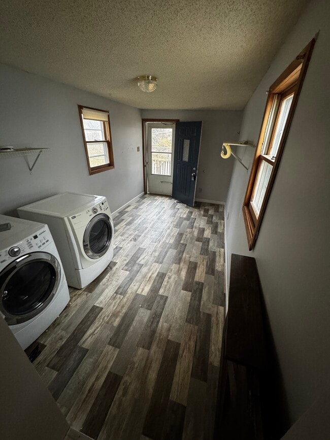 Building Photo - 935 Sheridan St